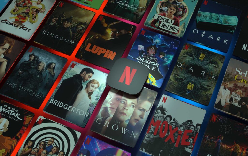 Logo e filmes do catálogo da Netflix, empresa de tecnologia que pode ser adquirida pela Microsoft em 2023