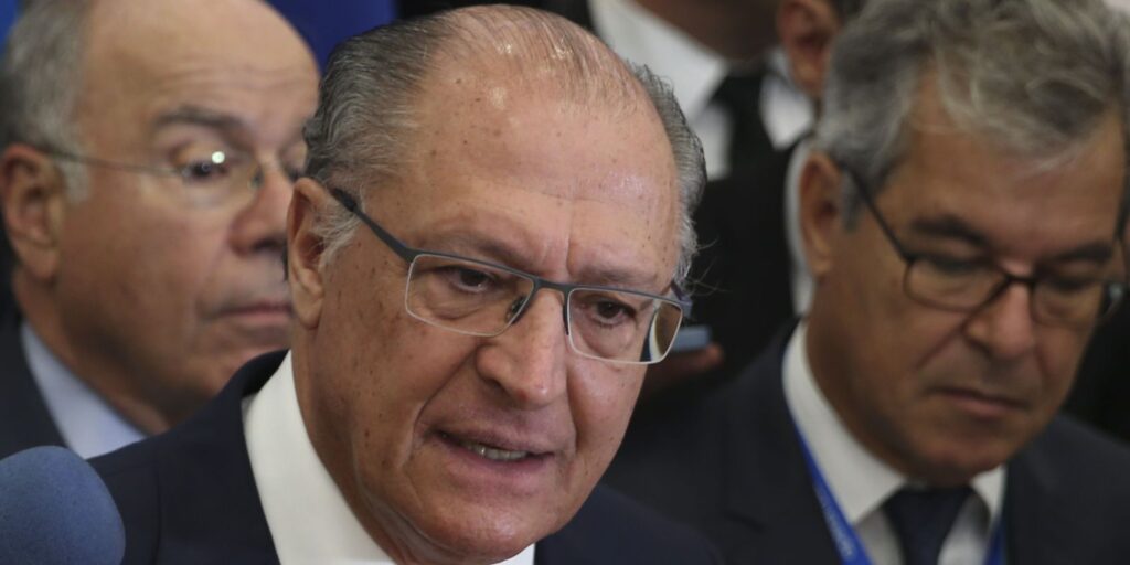 Reforma tributária é questão central para o governo, diz Alckmin