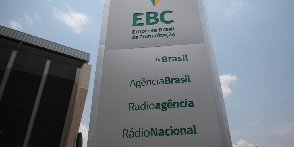 Lula publica decreto que altera diretoria da EBC