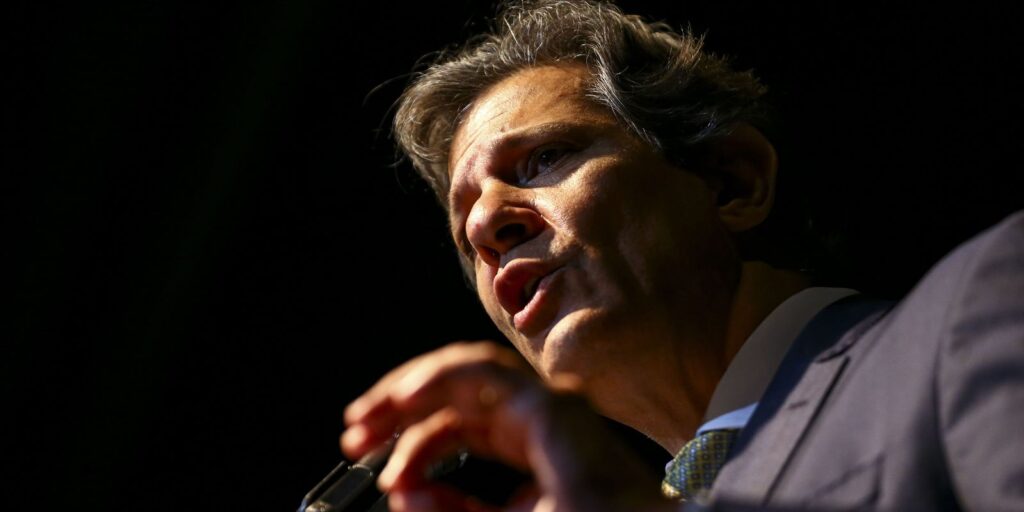 Haddad anuncia pacote de R$ 242,7 bi para melhorar contas públicas