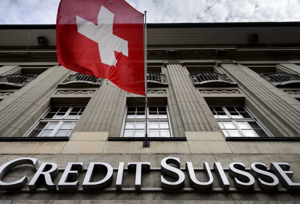 O UBS está prestes a adquirir seu rival Credit Suisse em um acordo que criará uma nova potência financeira com mais de US$ 5 trilhões em ativos. A fusão, que deve ser concluída em junho, é o primeiro grande resgate bancário desde a crise financeira de 2008.