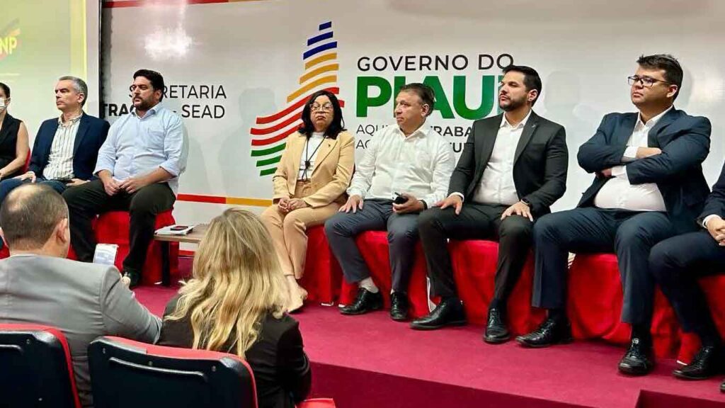 O Governo do Estado do Piauí, por meio da Mesa Estadual de Negociação Permanente (Menp), realizou 90 reuniões e atendeu 174 demandas apresentadas por entidades representativas dos servidores públicos ao longo de 2024.